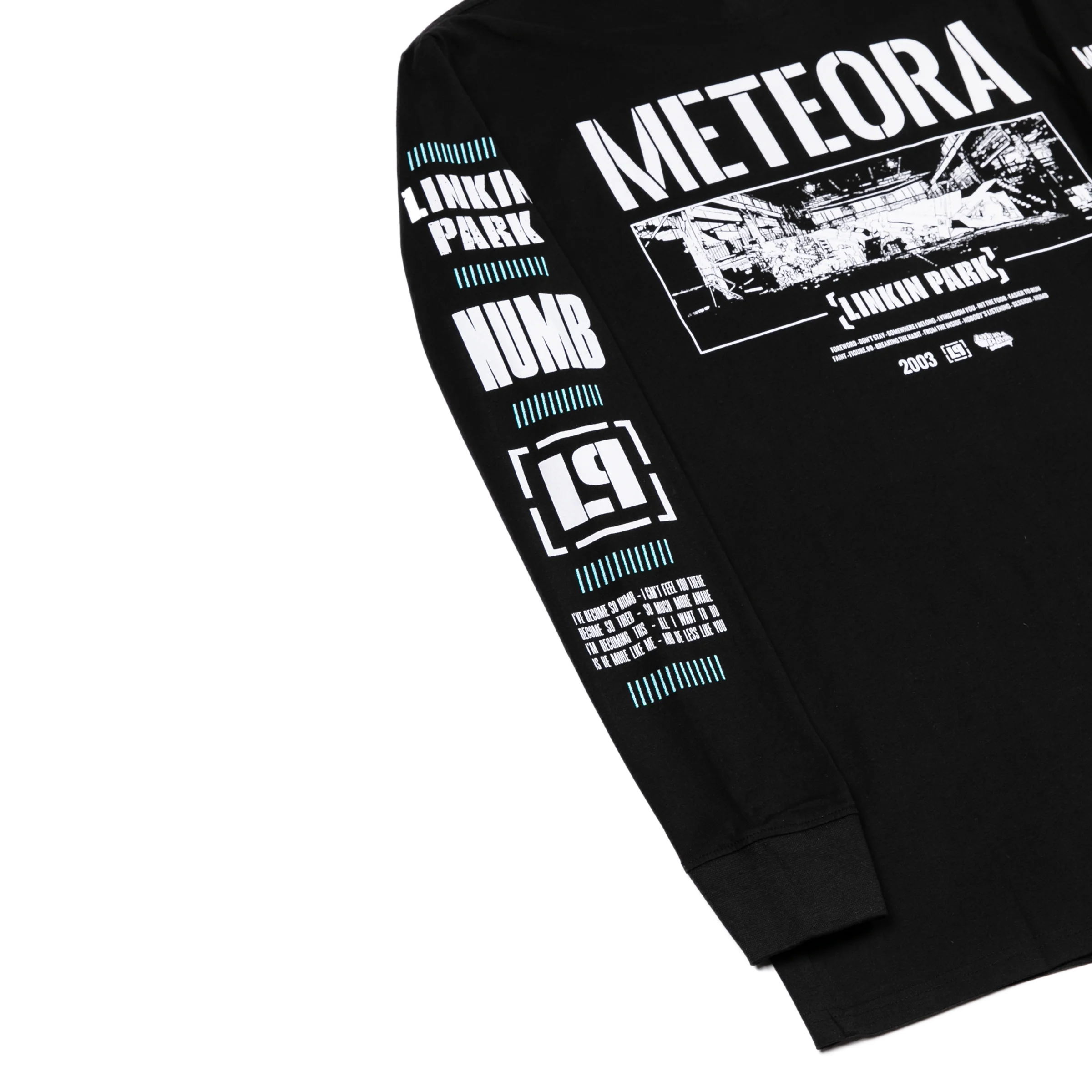 Meteora Wall Art Black Long Sleeve - Image 4